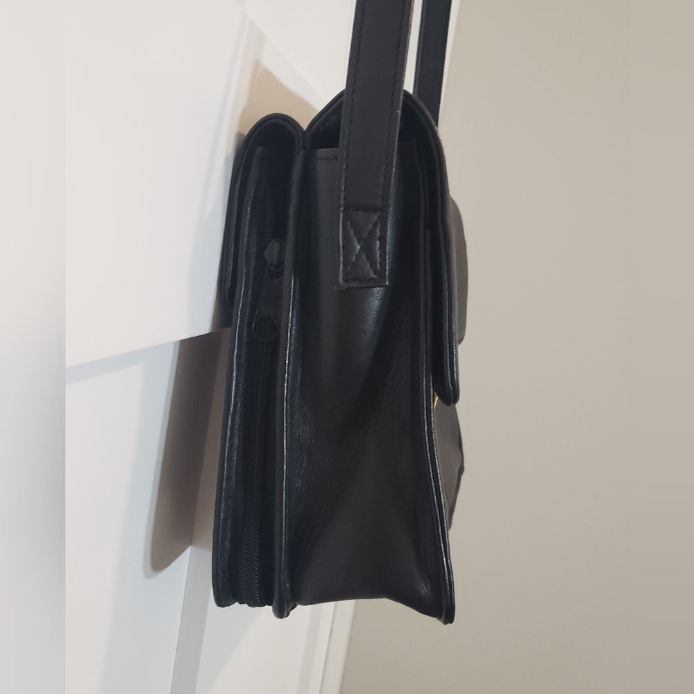 Tignanello Vintage Black Crossbody Organizer Messenger Style Magnetic Cl… - Picture 7 of 16
